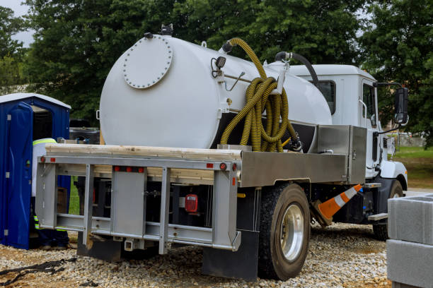 Best Portable toilet rental cost  in East Farmingdale, NY